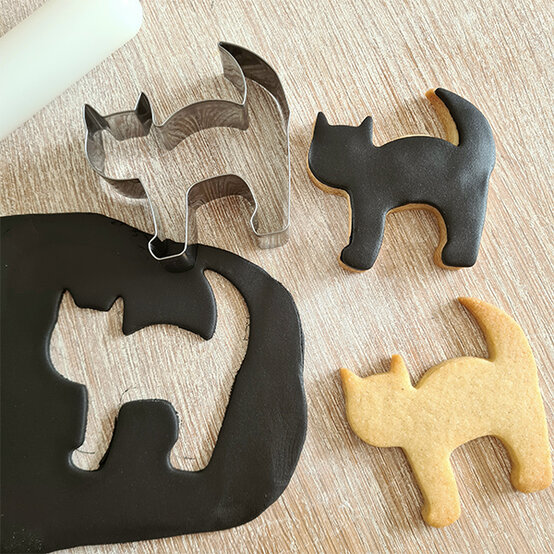 halloween-biscuits-7.jpg?sw=554&q=85