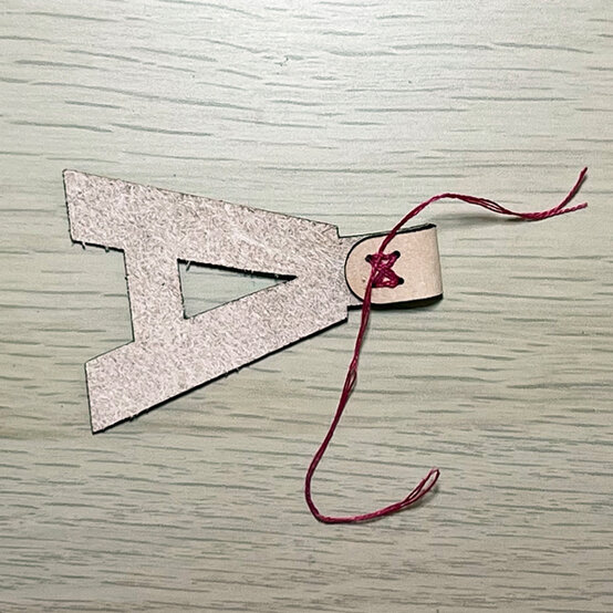 idea_glowforge-how-to-make-personalised-keyrings-alphabet_step5.jpg?sw=554&q=85