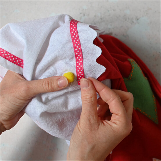 giant-stocking18.jpg?sw=554&q=85