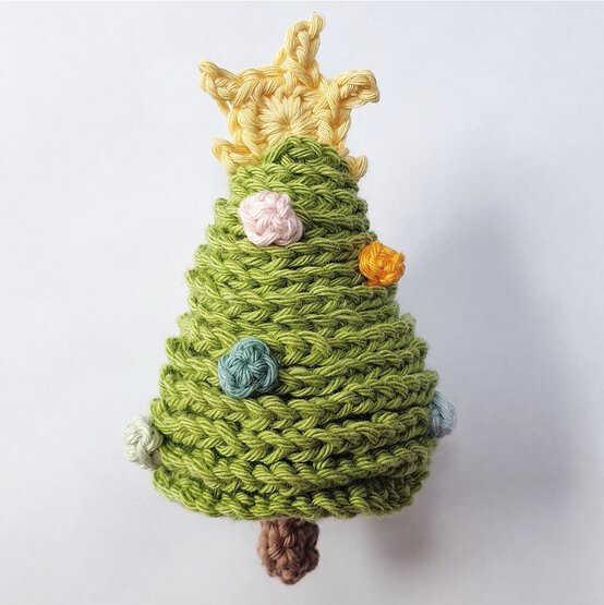 Idea_how-to-make-a-crochet-gingerbread-village-wreath_step6.jpg?sw=554&q=85