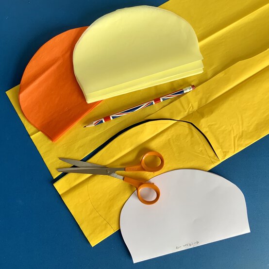 Idea_how-to-make-paper-pumpkins_step3.jpg?sw=554&q=85