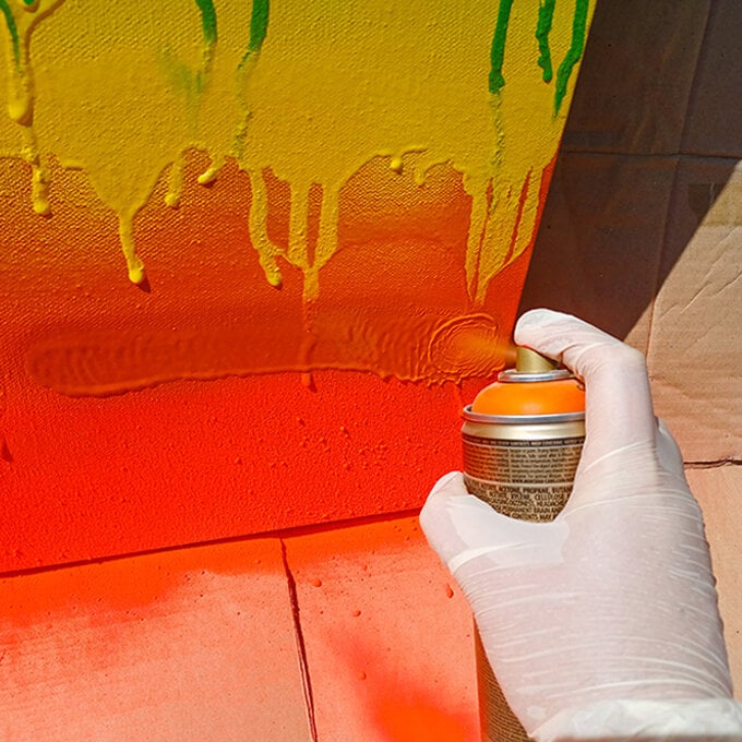 idea_gravity-drip-canvas-with-spray-paint_step8b.jpg?sw=680&q=85