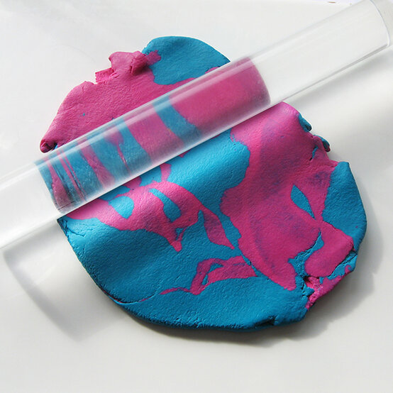 fimo-leather-effect-passport-cover-18.jpg?sw=554&q=85