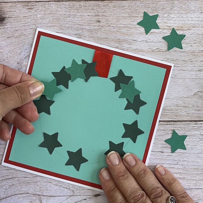 6-simple-christmas-card-ideas-to-make_noel-step-2a.jpg?sw=680&q=85