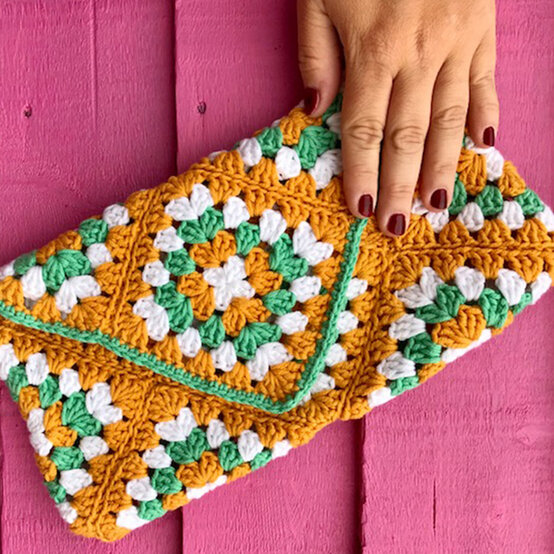 idea%5Fcrochet%2Dprojects%2Dfor%2Dbeginners%5Fclutch.jpg?sw=554&q=85