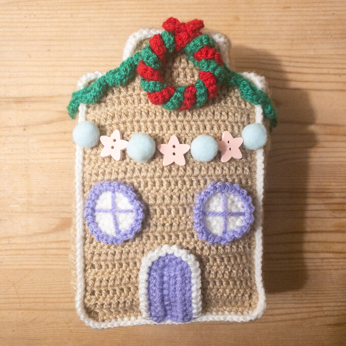 gingerbreadhouse-_house_2_front_fin.jpg?sw=680&q=85