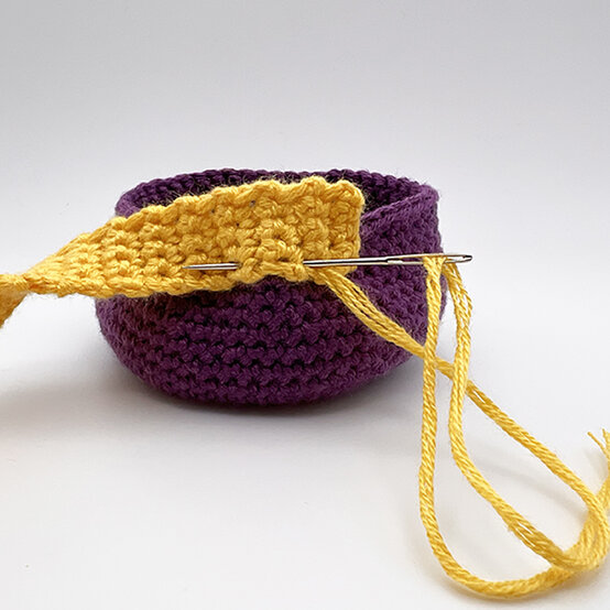 How-to-Crochet-an-Amigurumi-King-Charles_crown1.jpg?sw=554&q=85