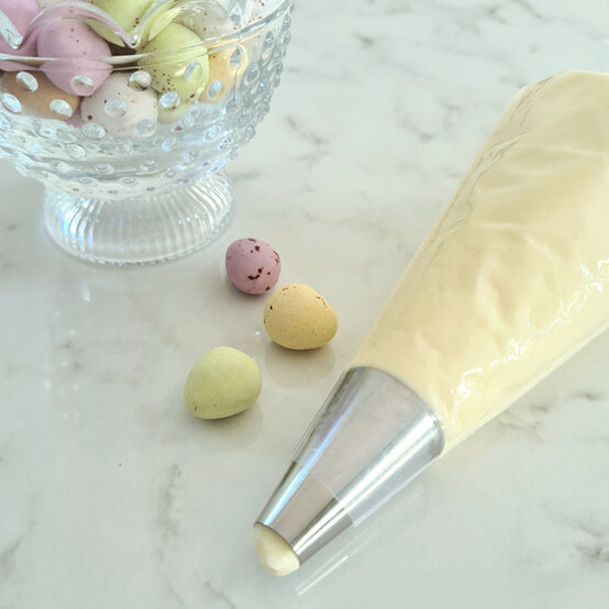 idea_meringue-nests_step6a.jpg?sw=554&q=85