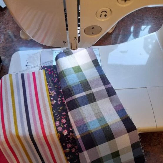 how_to_make_a_decorative_floor_pillow_2b.jpg?sw=554&q=85