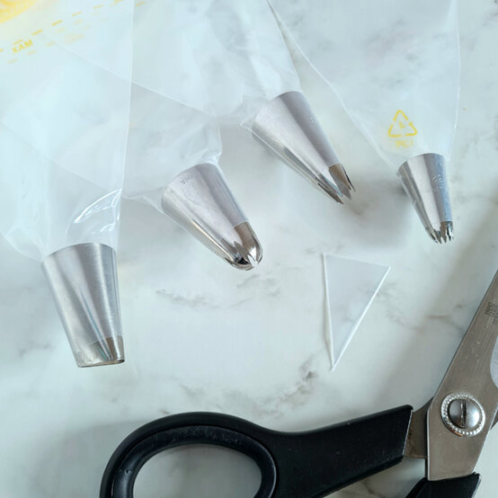 idea%5Fpastel%2Deaster%2Dcupcakes%5Fstep6b.jpg?sw=554&q=85