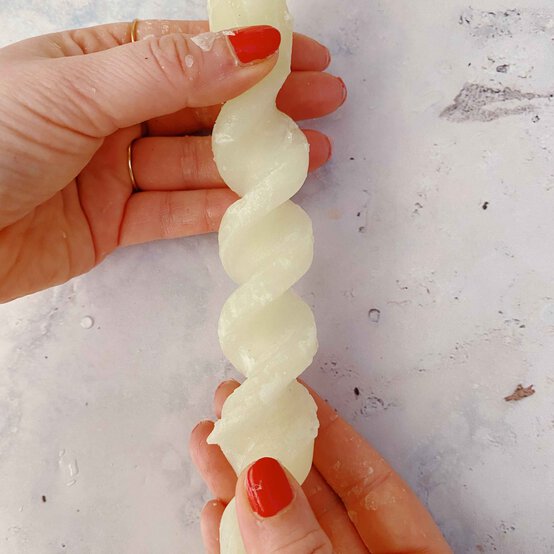 hctwistcandle-3b.jpg?sw=554&q=85