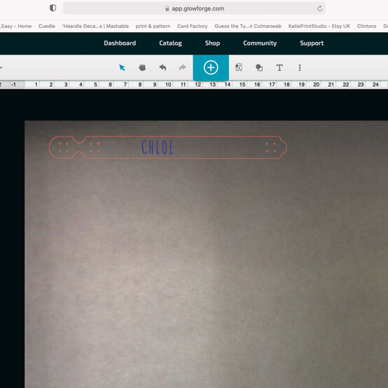 idea_glowforge-how-to-make-personalised-keyrings-name_step5.jpg?sw=554&q=85