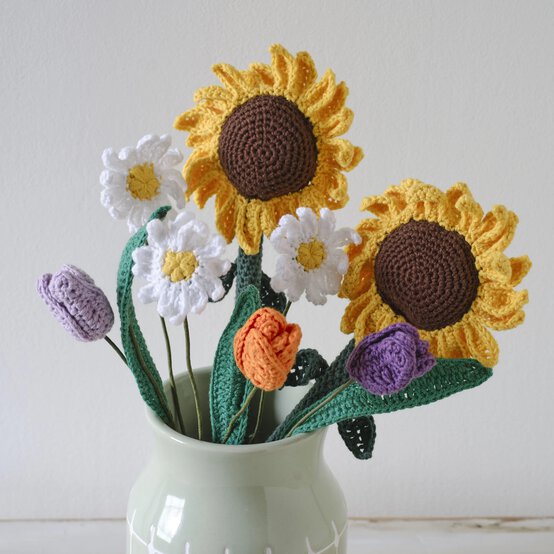 Idea_main_How-to-Crochet-Flowers.jpg?sw=554&q=85