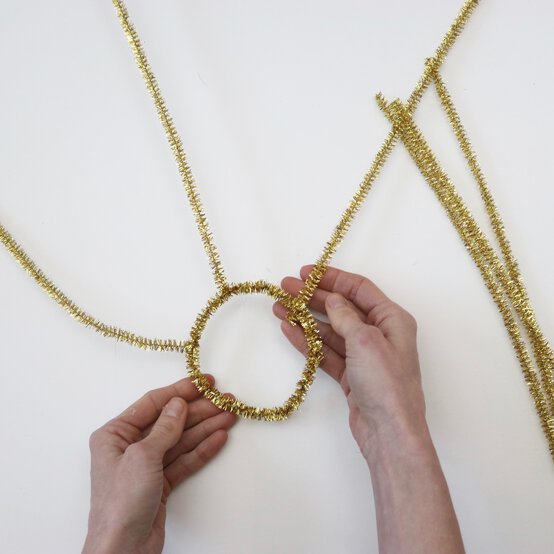 how_to_make_a_doctor_pearl_costume_step7-sqaure.jpg?sw=554&q=85