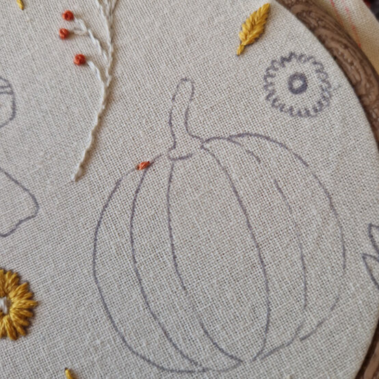 idea%5Fautumn%2Dembroidery%2Dprojects%2Dto%2Dtry%2Dnapkin%5Fstep%2D20.jpg?sw=554&q=85