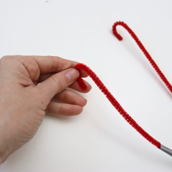 how_to_make_a_doctor_pearl_costume_step3b-square.jpg?sw=554&q=85