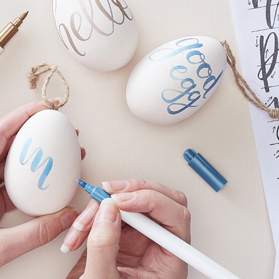 idea_get-started-in-brush-lettering_practice.jpg?sw=554&q=85