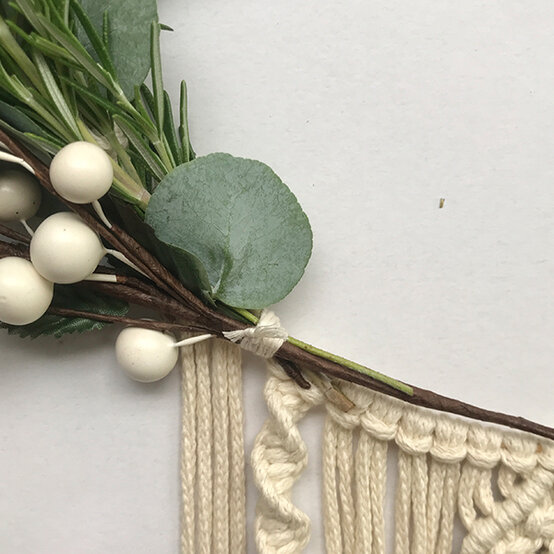macrame-festive-wreath-11.jpg?sw=554&q=85