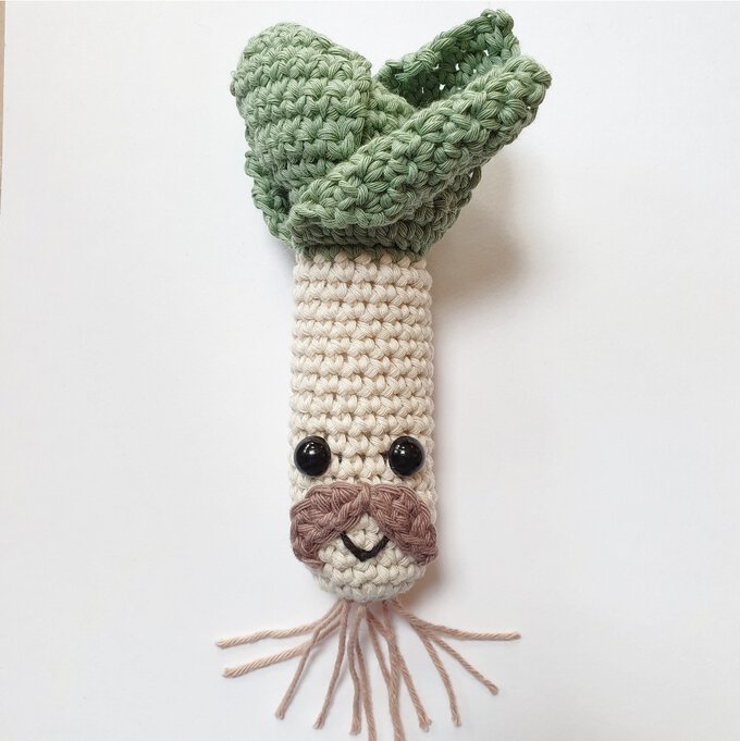 how-to-crochet-amigurumi-leeks-mrleek.jpg?sw=680&q=85