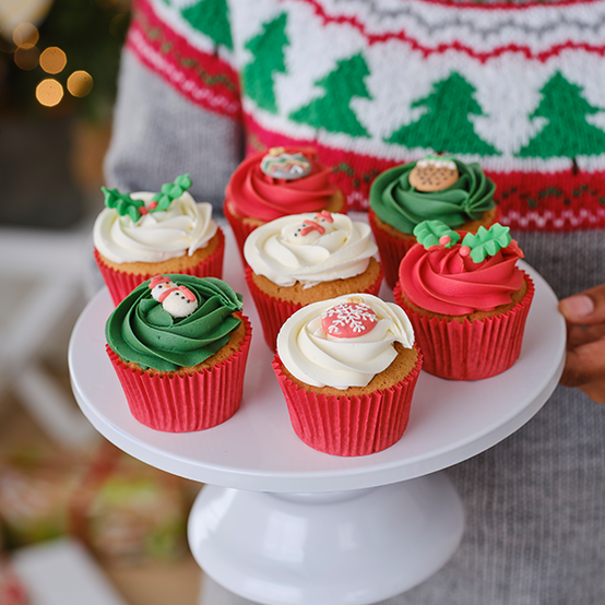 idea%5Fdecorate%2Dchristmas%2Dcupcakes%5Fstep.png?sw=554&q=85