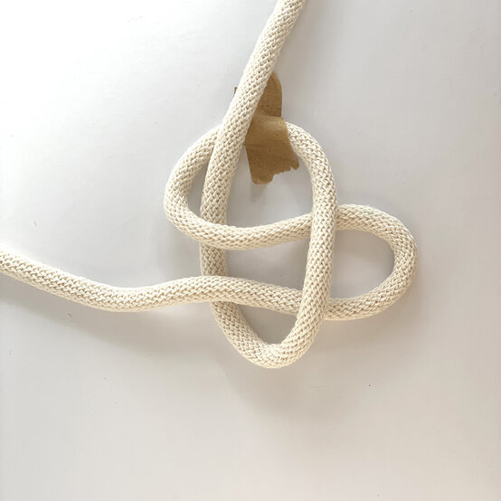 Idea_macrame-stash-busting-_bracelet-STEP3.jpg?sw=554&q=85