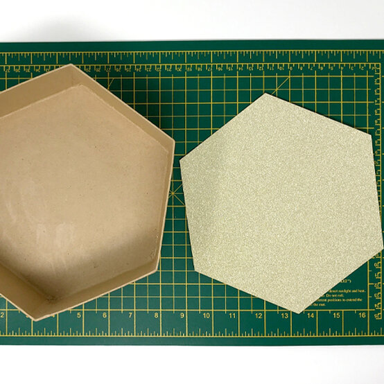 papercut-shadow-box_3_sq.jpg?sw=554&q=85