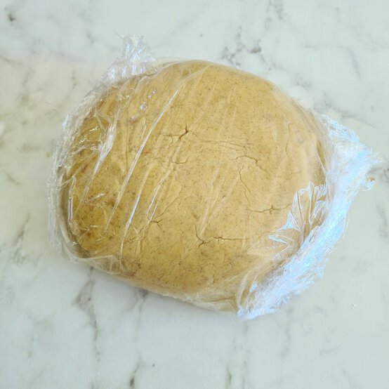 Idea_how-to-make-pumpkin-spice-biscuits_step1d.jpg?sw=554&q=85