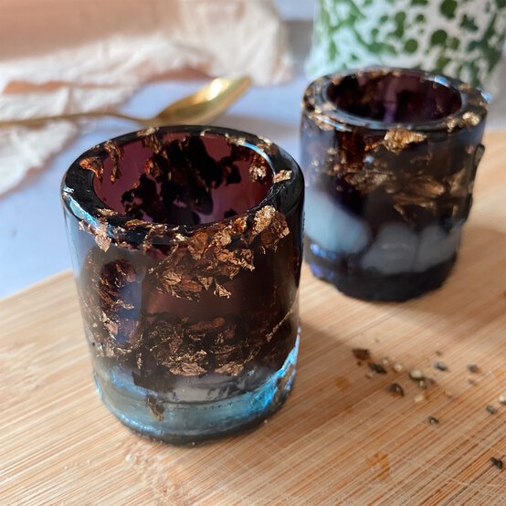 final_5_how-to-make-a-resin-salt-and-pepper-pot.jpg?sw=554&q=85