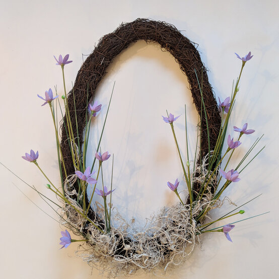 easter_floral_succulent_wreath_8.jpg?sw=554&q=85
