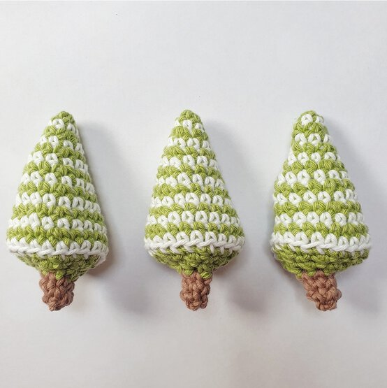 Idea_how-to-make-a-crochet-gingerbread-village-wreath_step5.jpg?sw=554&q=85