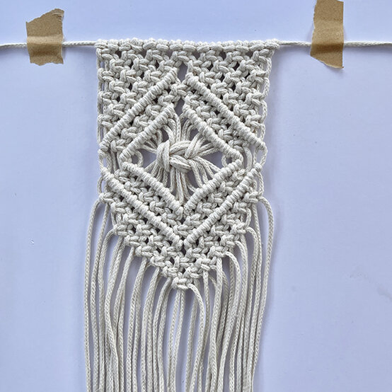 Idea_How-to-Make-a-Wedding-Macrame-Bouquet-Wrap_Step27.JPG?sw=554&q=85