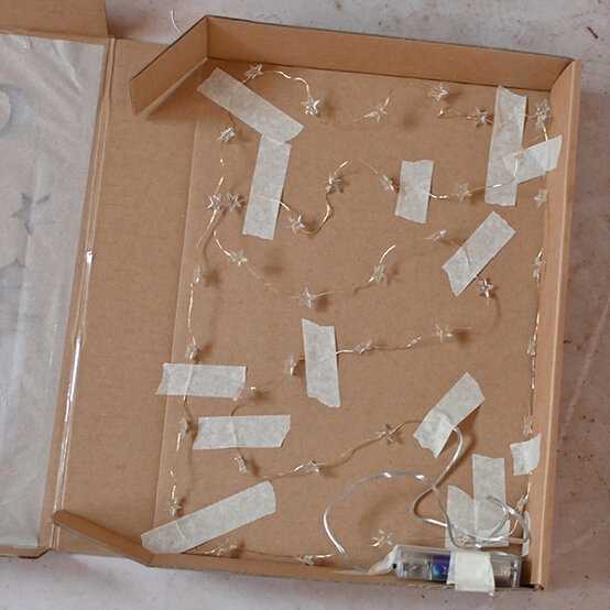 how-to-make-a-lightbox-for-ramadan-step-5a.jpg?sw=554&q=85