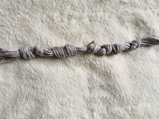 christmassceneweaving_step-14_3.jpg?sw=554&q=85