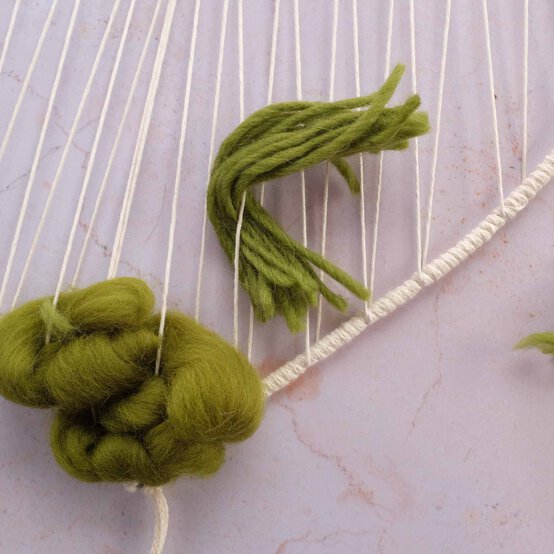 Idea_how-to-make-a-woven-heart-wreath_step8a.jpg?sw=554&q=85