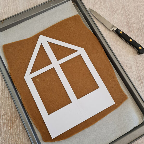 Idea_How-to-make-a-Gingerbread-Greenhouse_Step2.jpg?sw=554&q=85