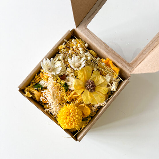 idea%5Fdiy%2Deaster%2Dmantle%2Ddisplay%5Fstep12b.jpg?sw=554&q=85