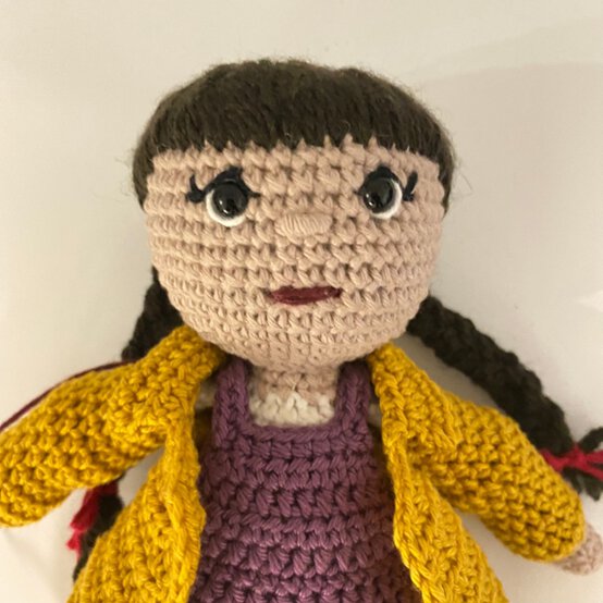 How-to-Crochet-an-Autumn-Amigurumi-Doll-face-5.jpeg?sw=554&q=85