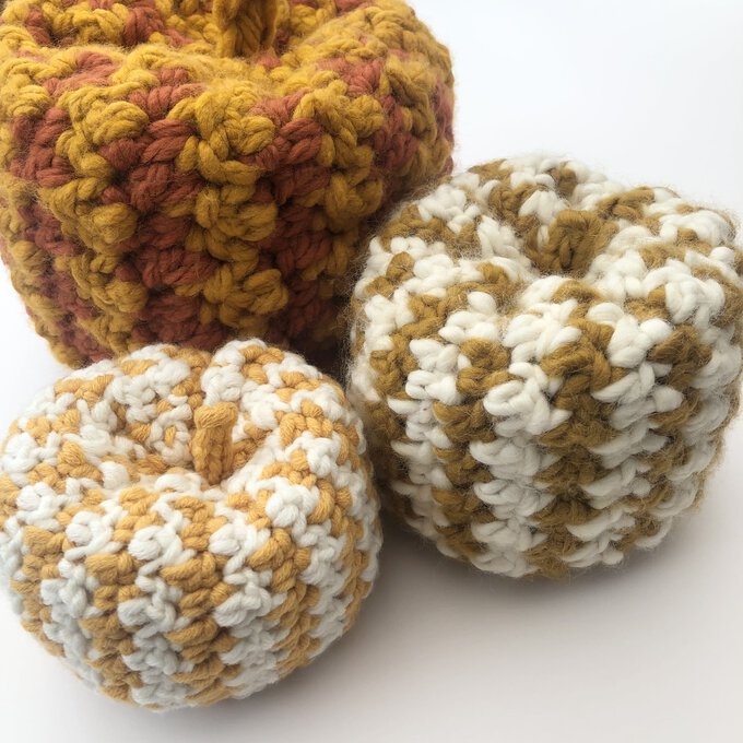 how-to-crochet-a-collection-of-pumpkins-step-3.jpg?sw=680&q=85