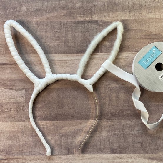 Idea_how-to-make-a-floral-bunny-headband_step8a.jpg?sw=554&q=85