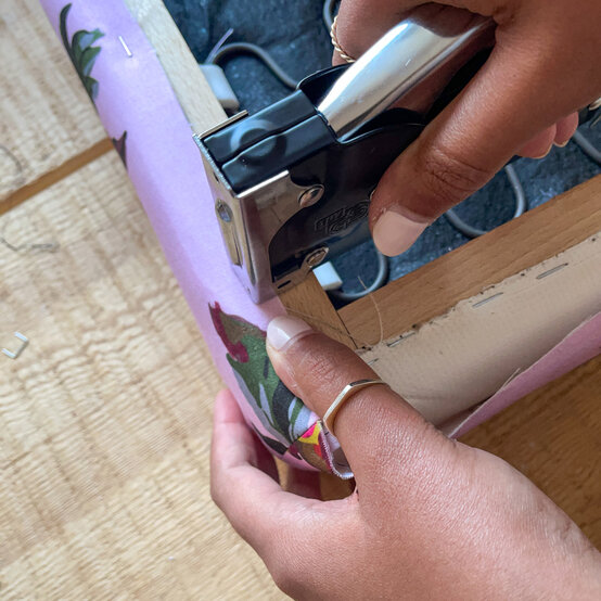 joules-footstool---step-14a.jpg?sw=554&q=85