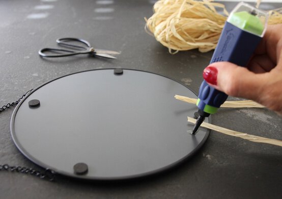 bohemian_raffia_mirror_glue_2.5.jpg?sw=554&q=85