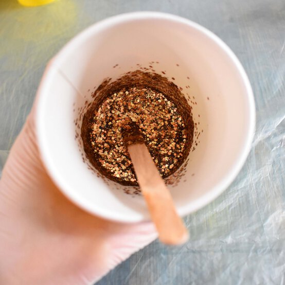 resin-cutting-board-step-2_4.jpg?sw=554&q=85