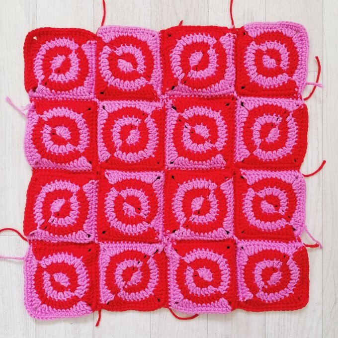8-crochet-cushion-front-joined-right-side.jpg?sw=680&q=85