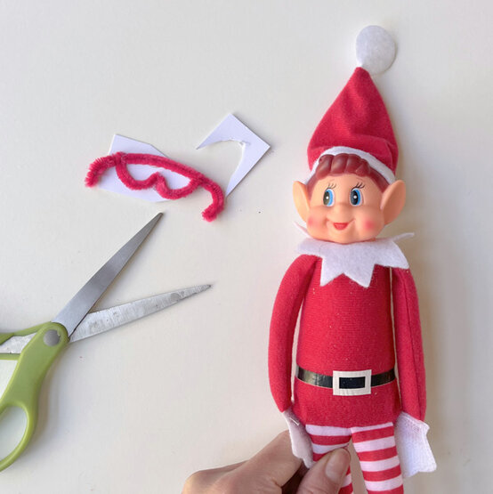 idea%5Fquick%2Dand%2Deasy%2Dchristmas%2Delf%2Dideas%5Fstep%2D36.jpg?sw=554&q=85