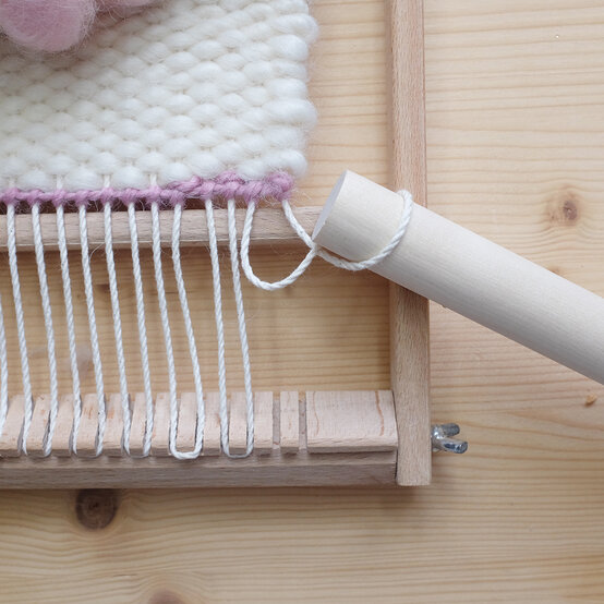 how_to_make_-a_floral_weave_47.jpg?sw=554&q=85