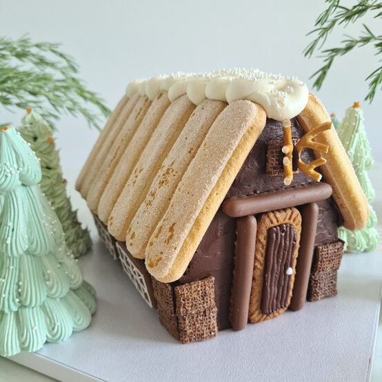 idea%5Fchristmas%2Dcabin%2Dlog%2Dcake%5Fstep%2D02.jpg?sw=554&q=85