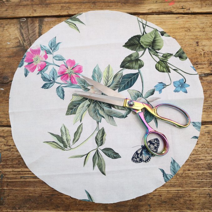 how-to-sew-placemats-and-napkins_placemat_step2d.jpg?sw=680&q=85