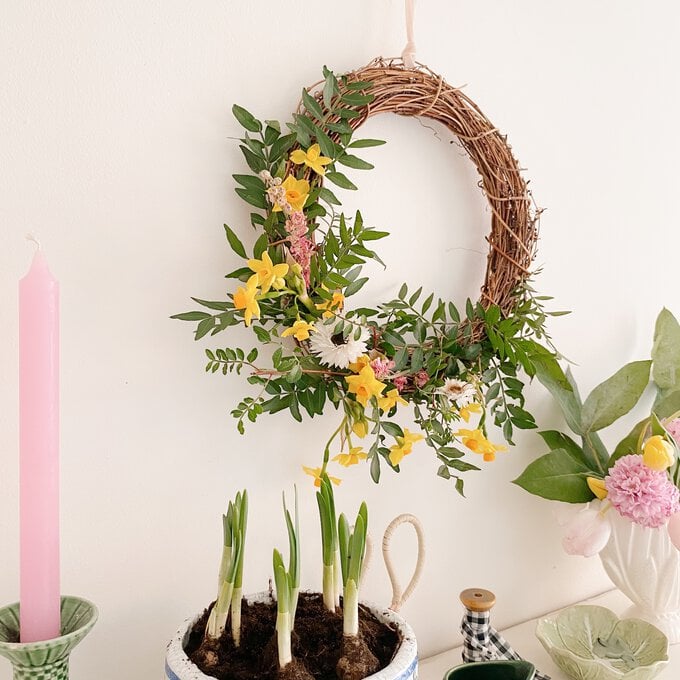 how-to-make-a-spring-wreath_final-angle3.jpg?sw=680&q=85