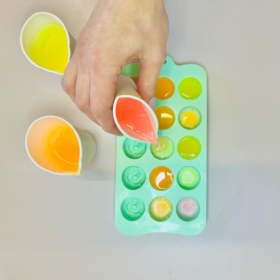 idea%5Fhow%2Dto%2Dmake%2Da%2Dflower%2Dcandle%5Fstep%2D6.jpg?sw=554&q=85