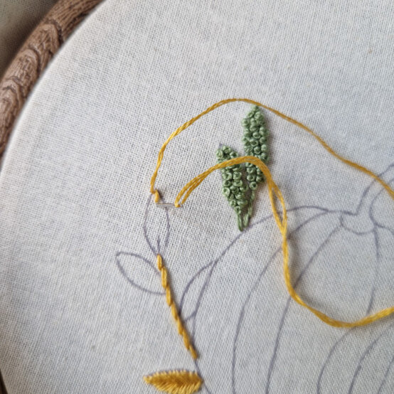 idea%5Fautumn%2Dembroidery%2Dprojects%2Dto%2Dtry%2Dhoop%5Fstep%2D19.jpg?sw=554&q=85